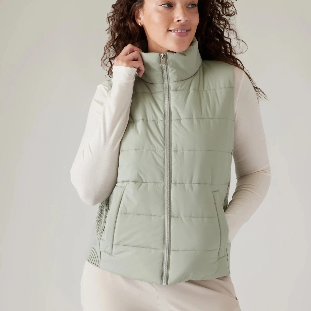Athleta Incline Hybrid Vest Fern Green Size L